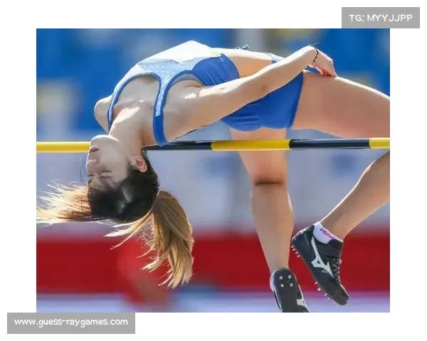 邵雨琪跳高动作如秋风扫落叶轻盈掠过横杆展现绝美姿态